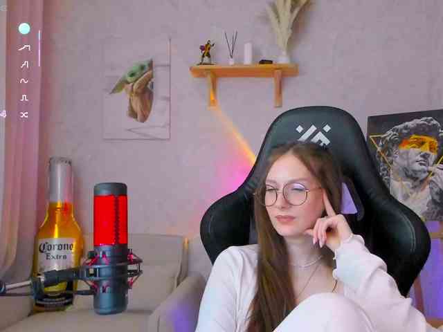 KiraRumGirl webcam