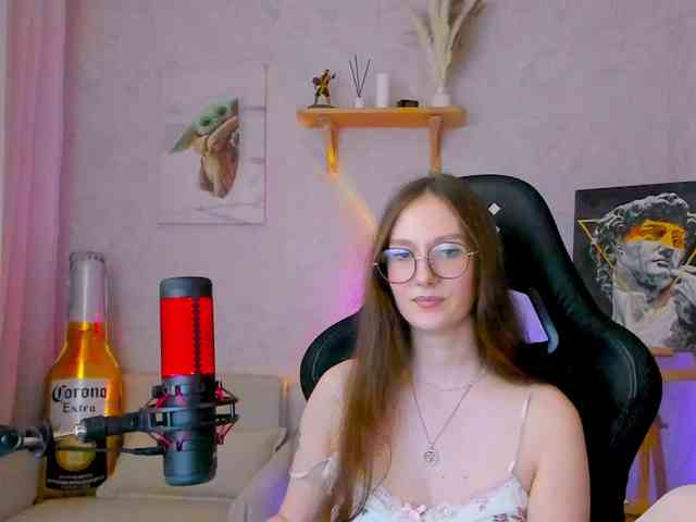 KiraRumGirl webcam