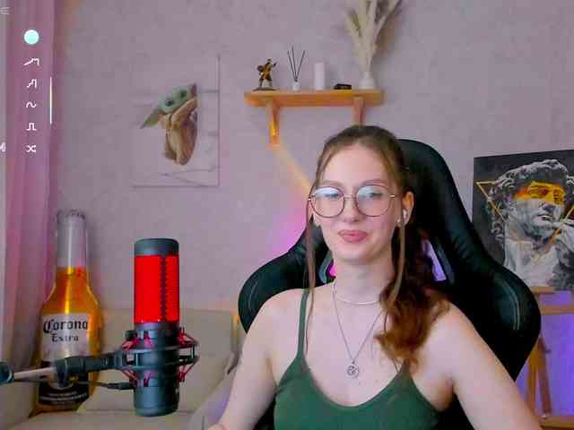 KiraRumGirl webcam