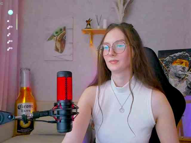 KiraRumGirl webcam
