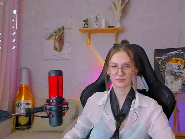 KiraRumGirl webcam