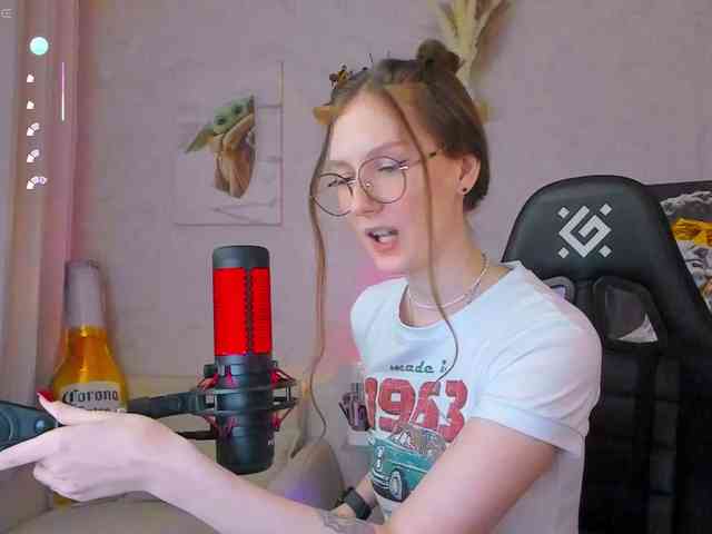 KiraRumGirl webcam