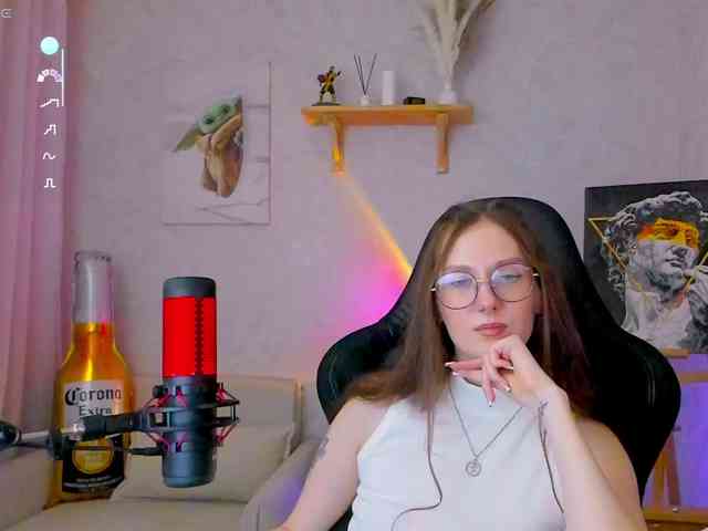 KiraRumGirl webcam
