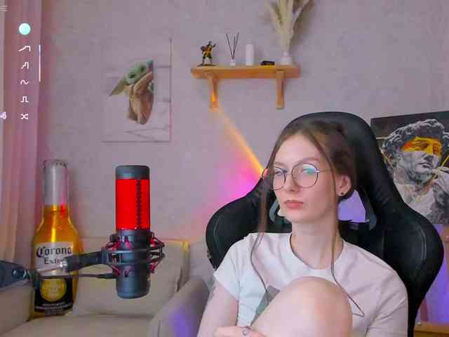 KiraRumGirl webcam