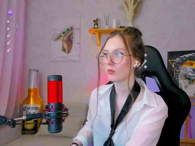 KiraRumGirl webcam