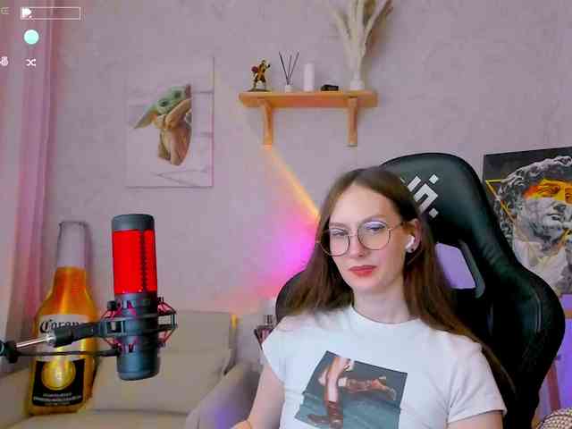 KiraRumGirl webcam