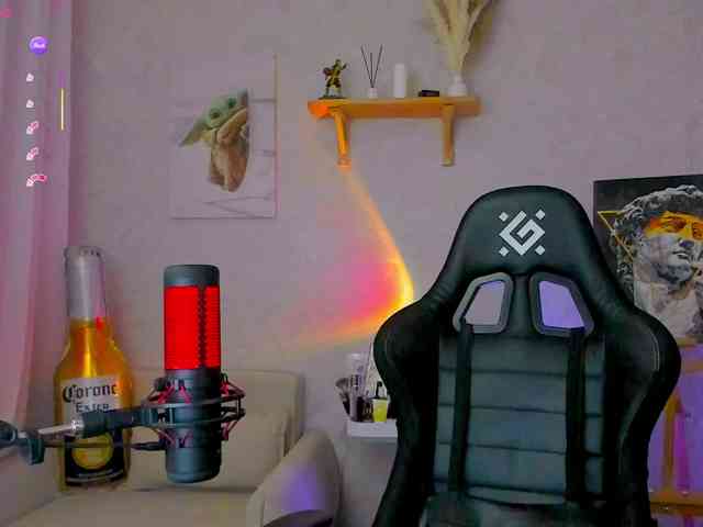 KiraRumGirl webcam