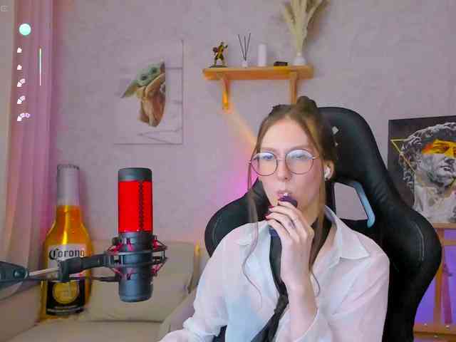 KiraRumGirl webcam