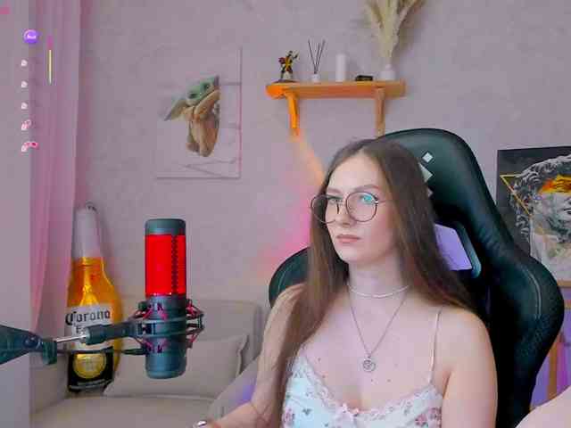 KiraRumGirl webcam