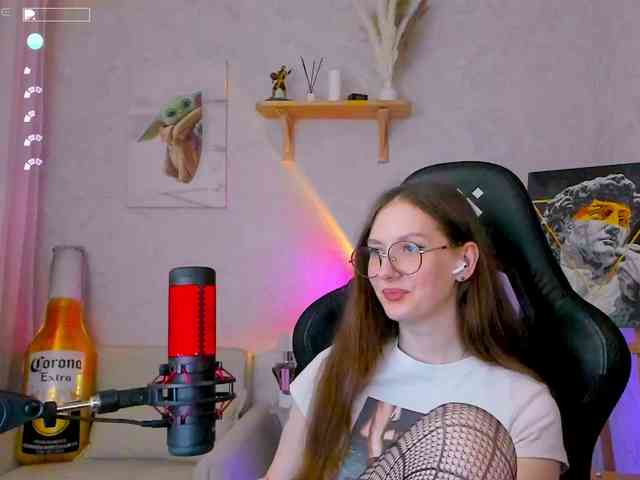 KiraRumGirl webcam
