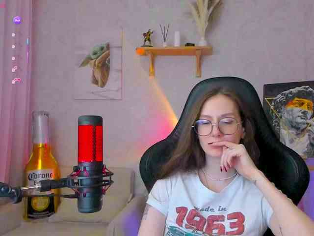 KiraRumGirl webcam