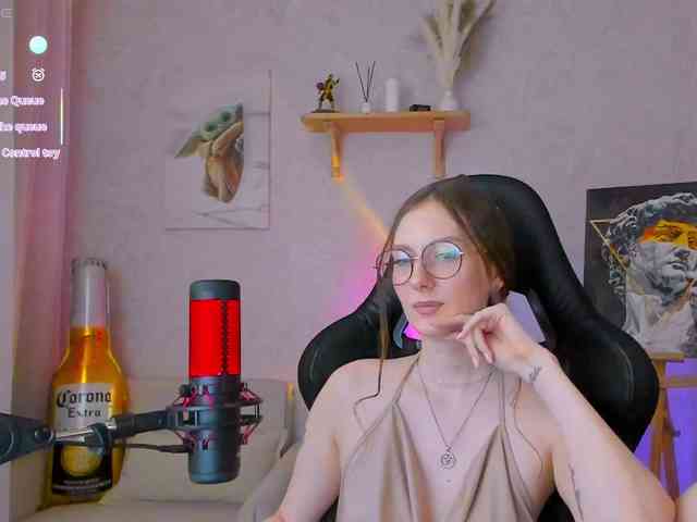 KiraRumGirl webcam
