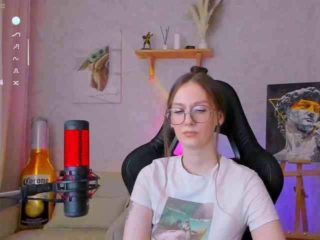 KiraRumGirl webcam