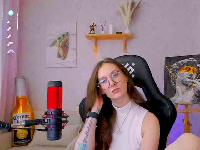 KiraRumGirl webcam