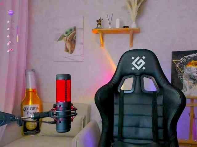 KiraRumGirl webcam