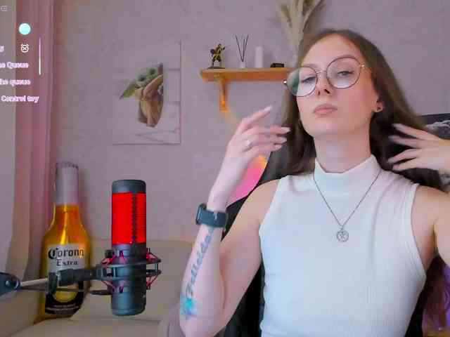 KiraRumGirl webcam