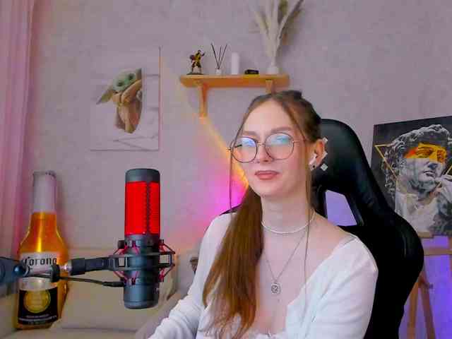 KiraRumGirl webcam