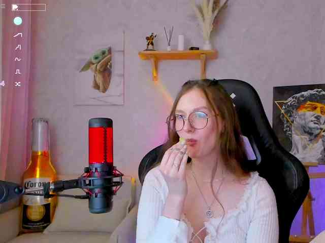 KiraRumGirl webcam