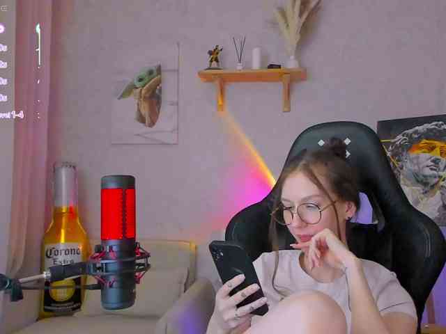 KiraRumGirl webcam