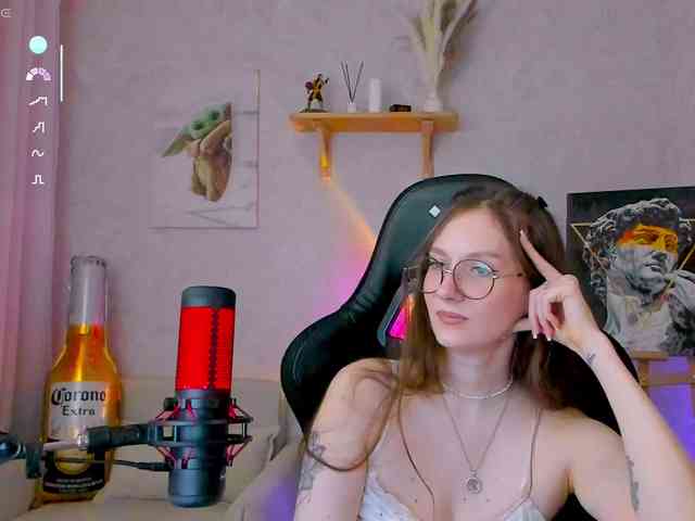 KiraRumGirl webcam