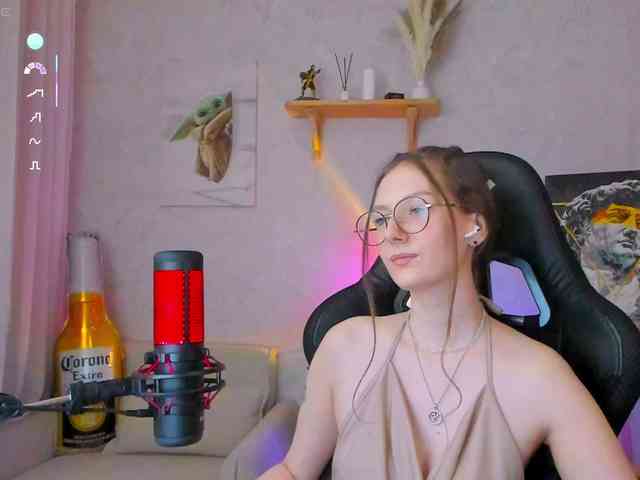 KiraRumGirl webcam