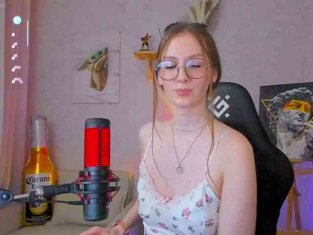 KiraRumGirl webcam