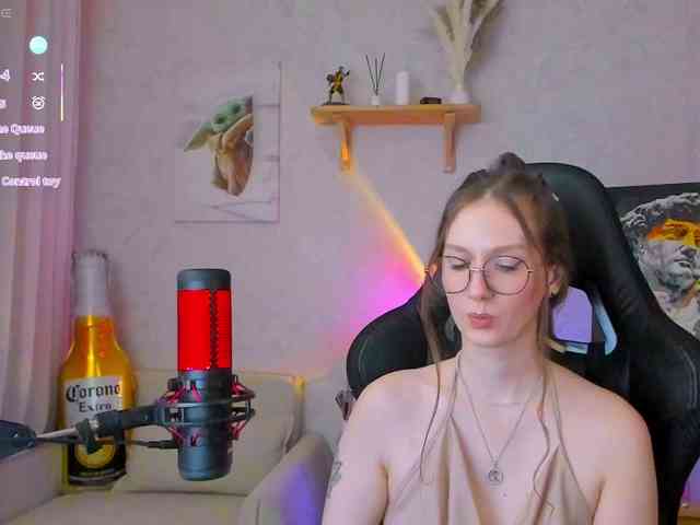 KiraRumGirl webcam