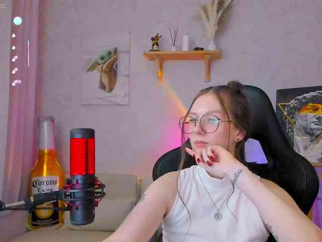 KiraRumGirl webcam