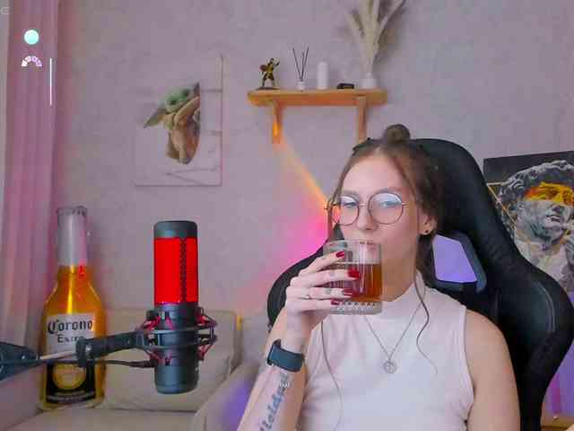 KiraRumGirl webcam