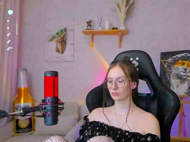 KiraRumGirl webcam