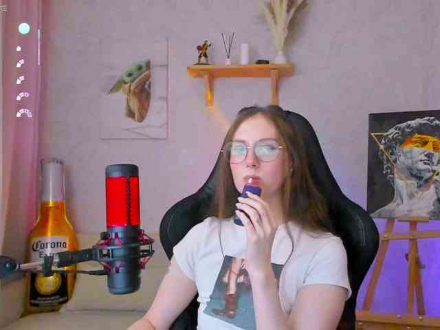 KiraRumGirl webcam
