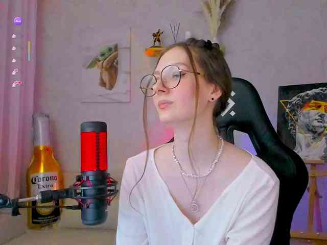 KiraRumGirl webcam