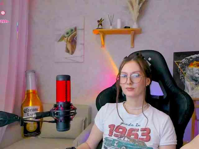 KiraRumGirl webcam