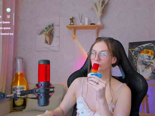 KiraRumGirl webcam