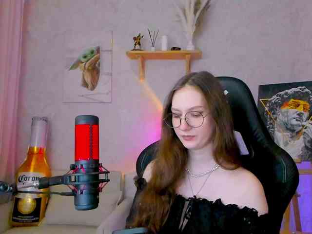 KiraRumGirl webcam