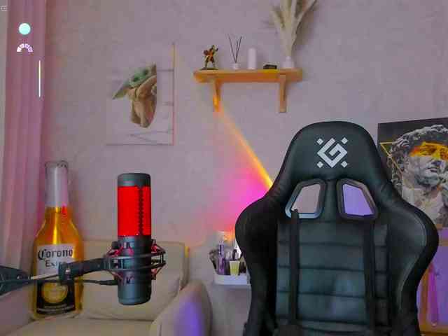 KiraRumGirl webcam