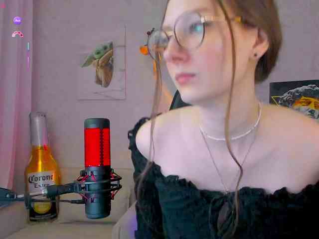 KiraRumGirl webcam