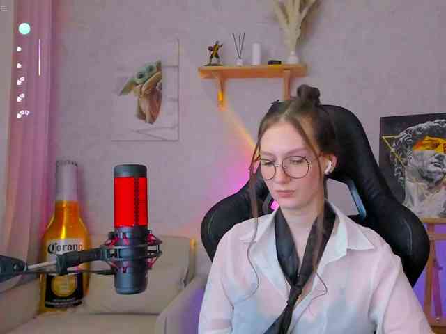 KiraRumGirl webcam