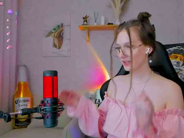 Модель: KiraRumGirl
