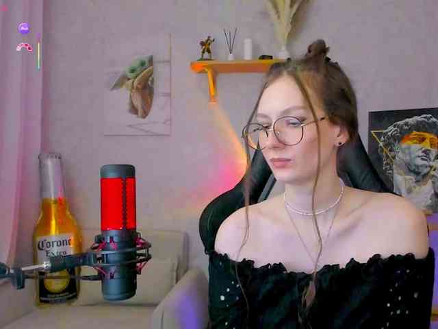 KiraRumGirl webcam