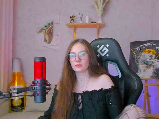 KiraRumGirl webcam