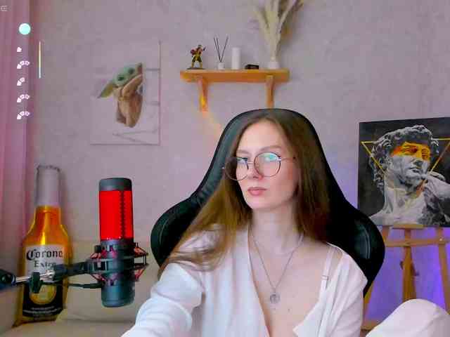 KiraRumGirl webcam