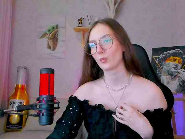 KiraRumGirl webcam