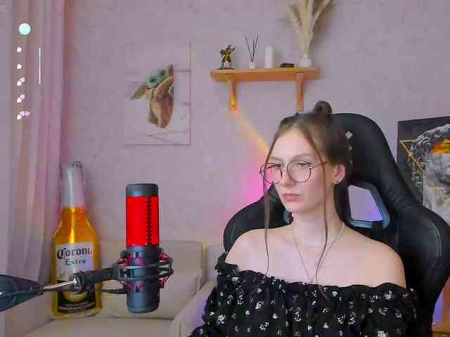 KiraRumGirl webcam