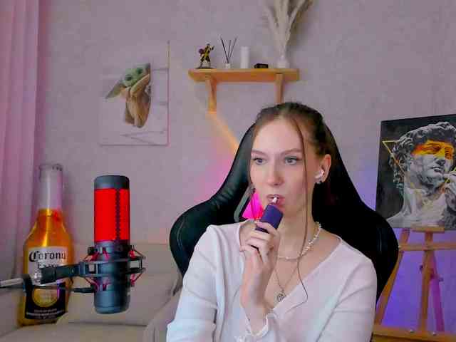 KiraRumGirl webcam