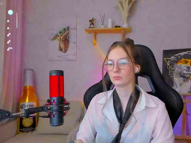 KiraRumGirl webcam