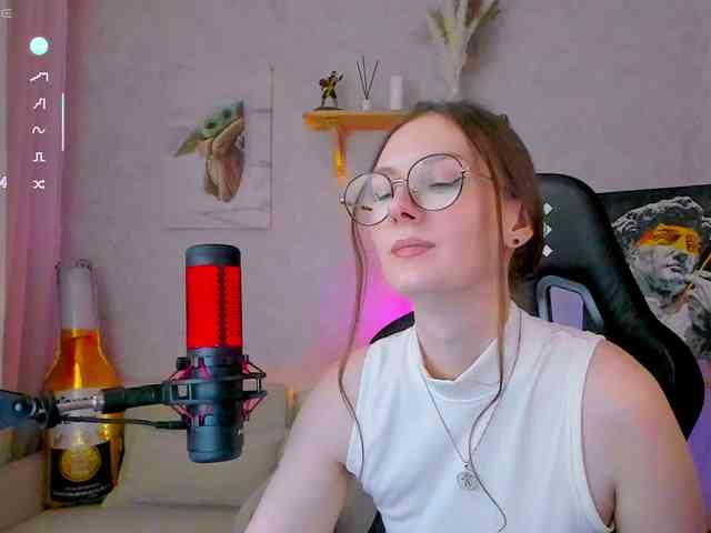 KiraRumGirl webcam