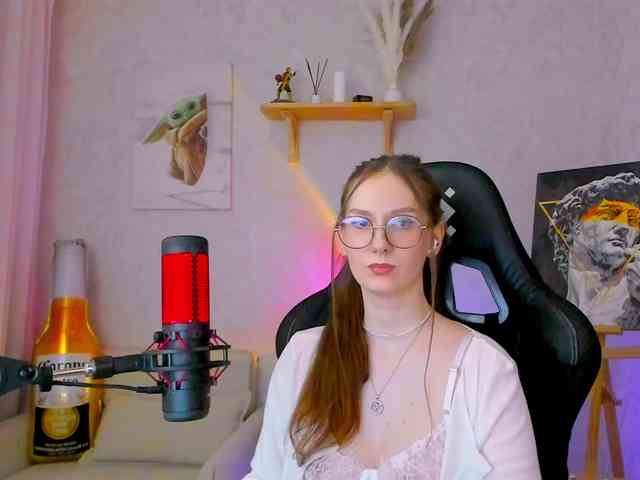 KiraRumGirl webcam