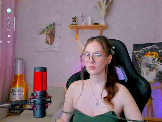 KiraRumGirl webcam