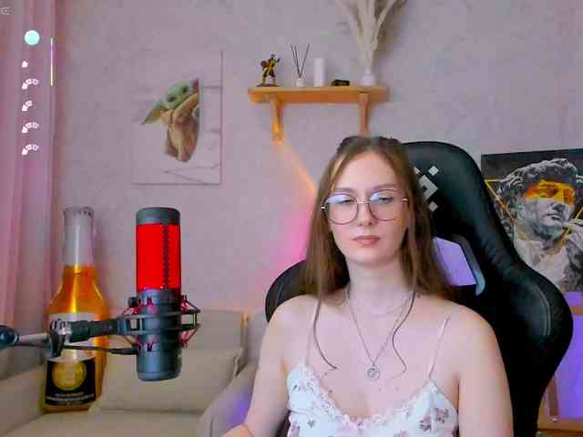 KiraRumGirl webcam